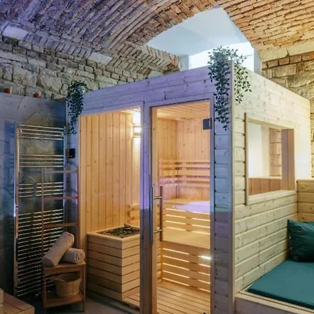 Wellness Rooms Central Hotel Prague